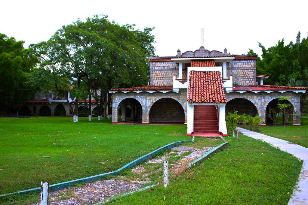Hotel SPA Taninul Los Puentes Exterior foto